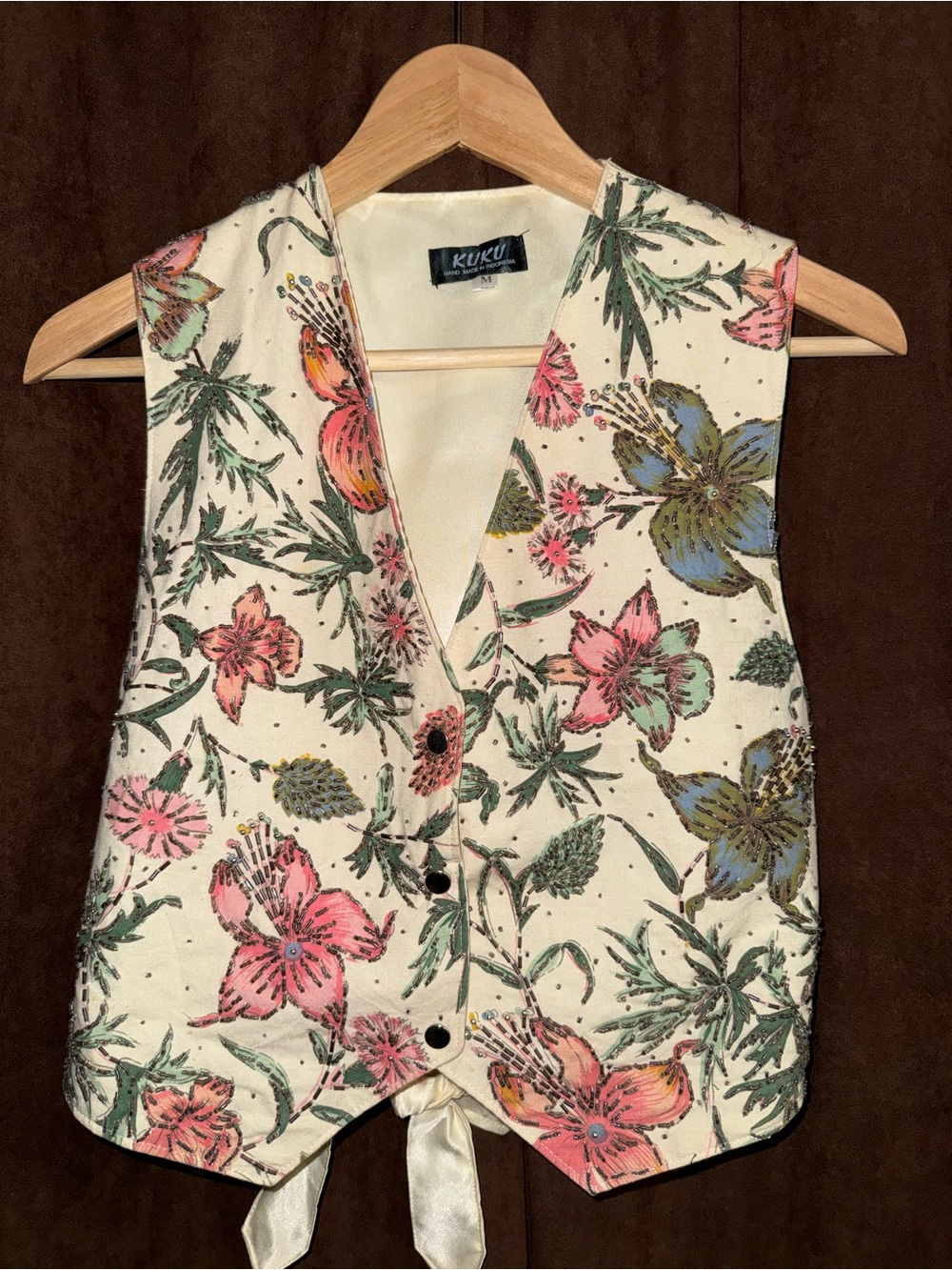 Floral Linen Blend V-Neck Vest in Cream and Pink - Picture 2 of 5